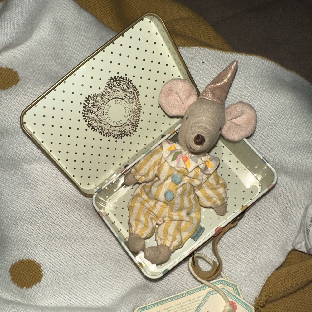 Maileg circus clown mouse With suitcase & tags. HTF!